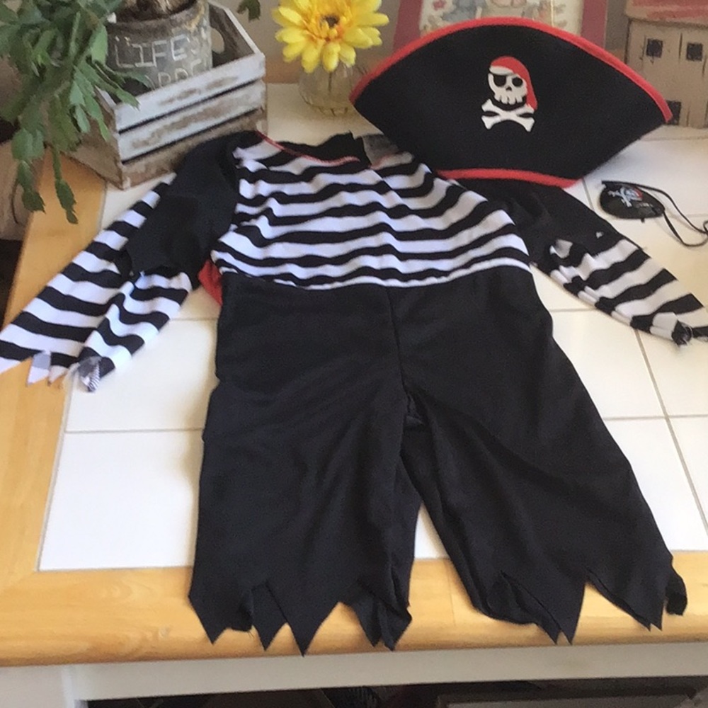 ‘Sincere Party’ Kids’ Pirate Costume